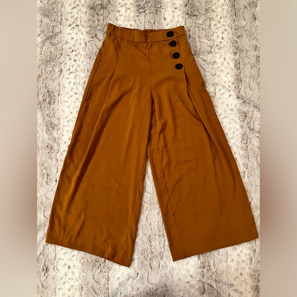 Zara Wide-Leg pants with Button detail
